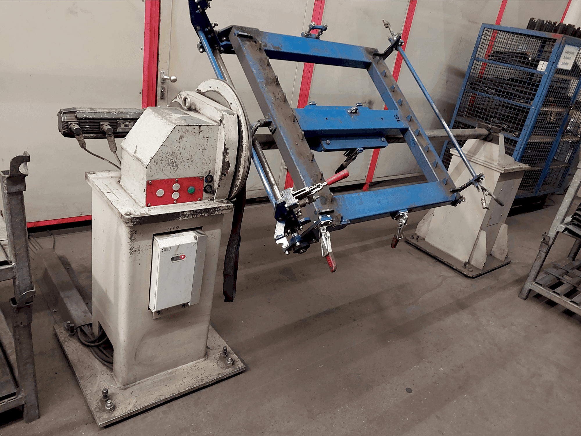 Koneen  IGM Welding Robot System etunäkymä