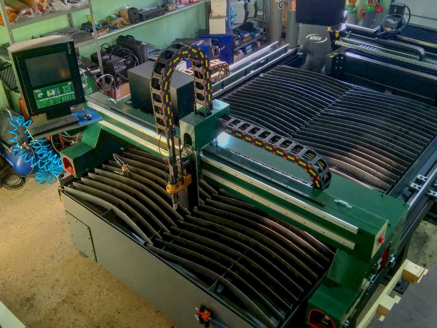 Koneen  Huawei HNC-2500W etunäkymä