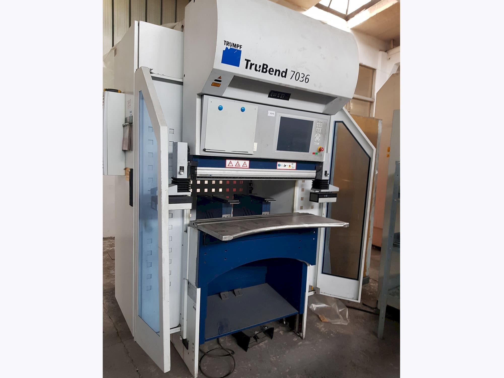 Koneen  Trumpf TruBend 7036 etunäkymä