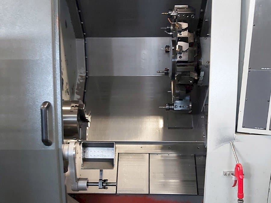 Koneen  Hyundai Kia SKT210SY etunäkymä