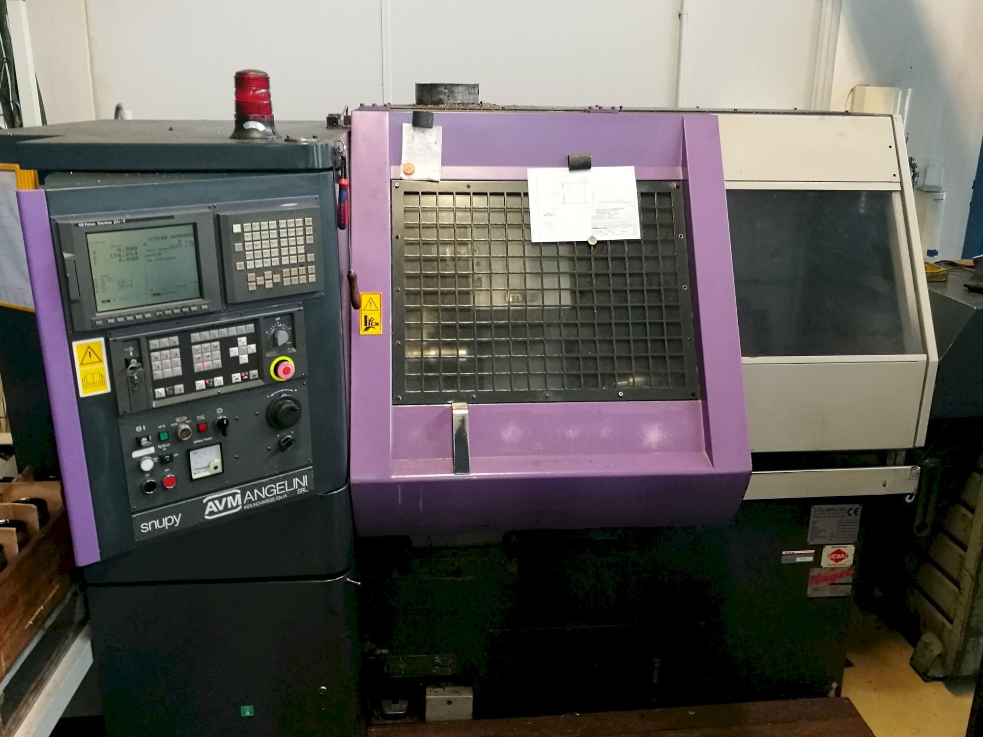 Koneen  AVM Angelini etunäkymä Snupy 21TI