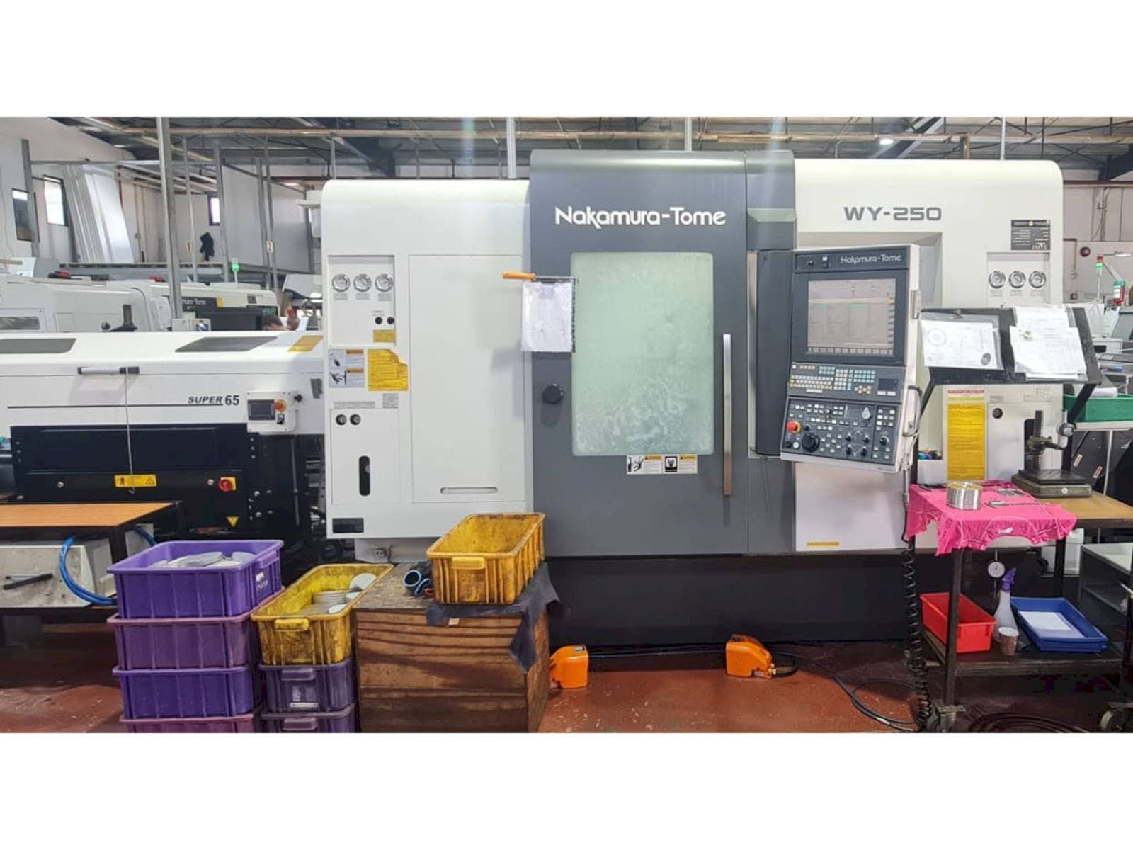Koneen  NAKAMURA-TOME WY 250 etunäkymä