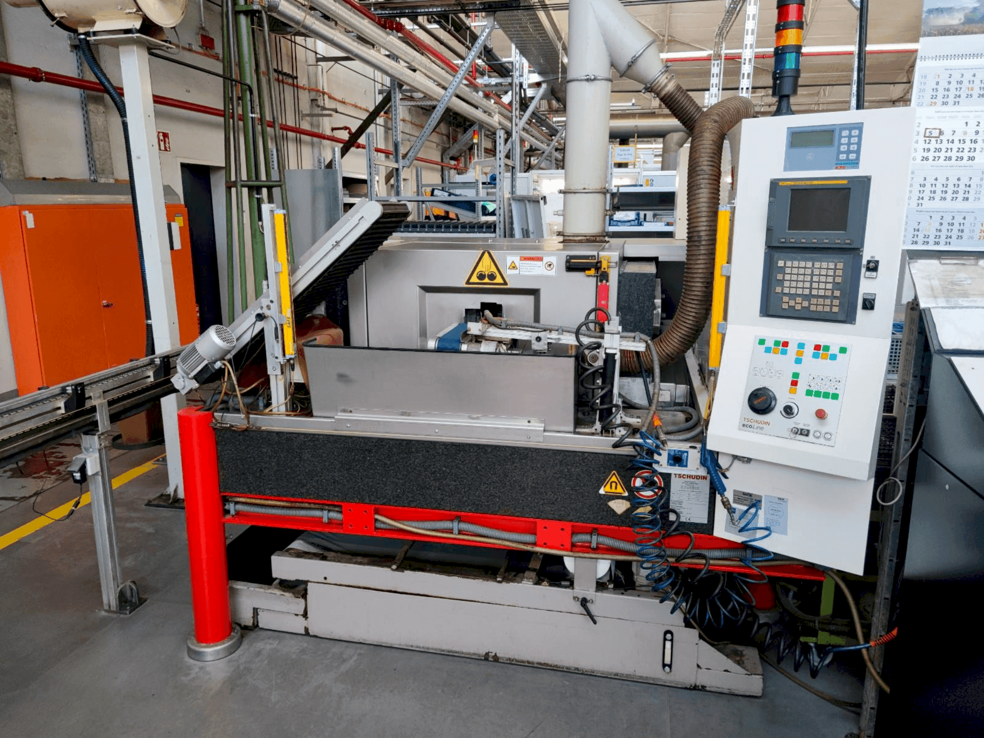 Koneen  TSCHUDIN ecoLINE 400 etunäkymä
