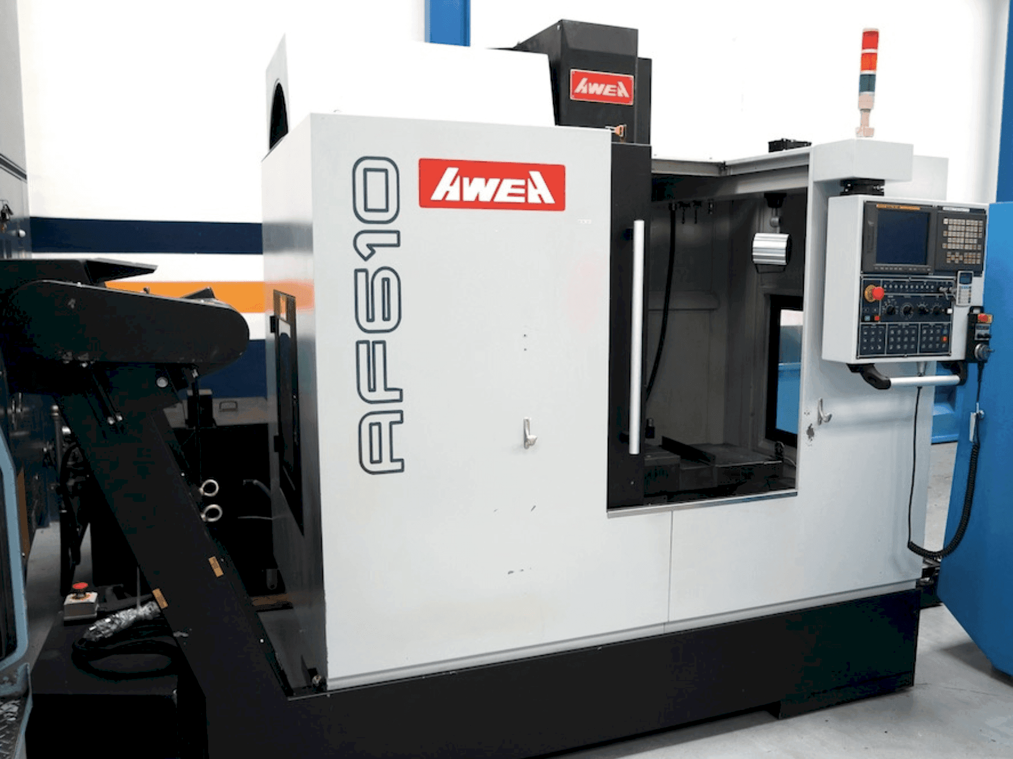 Koneen  AWEA AF 610 etunäkymä