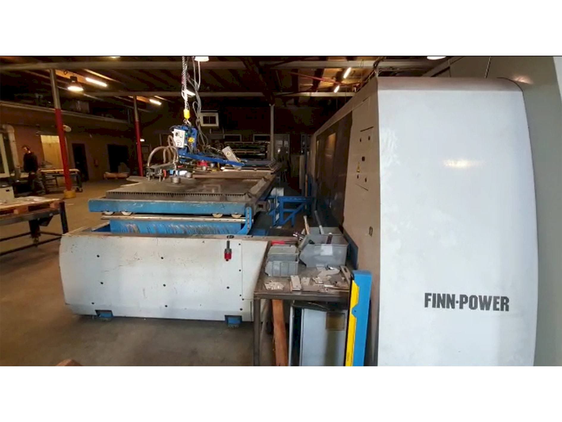 Koneen  Finn-Power L6 4kW CO2 etunäkymä