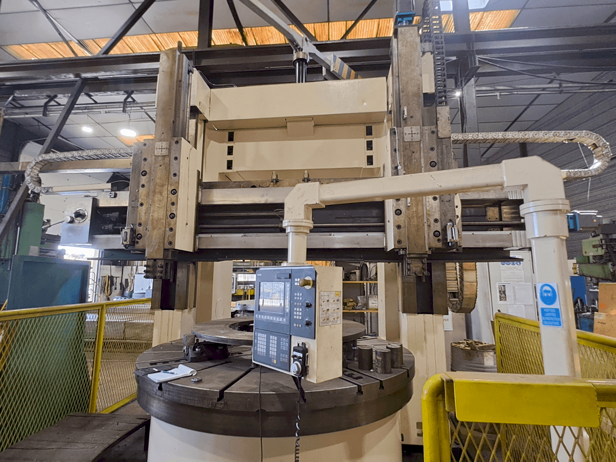 Koneen  WUXI C 5225x16/10 etunäkymä