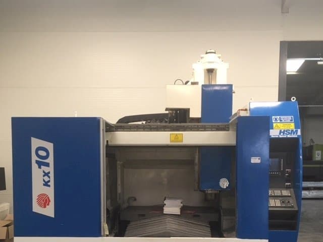 Koneen  Huron KX 10 etunäkymä