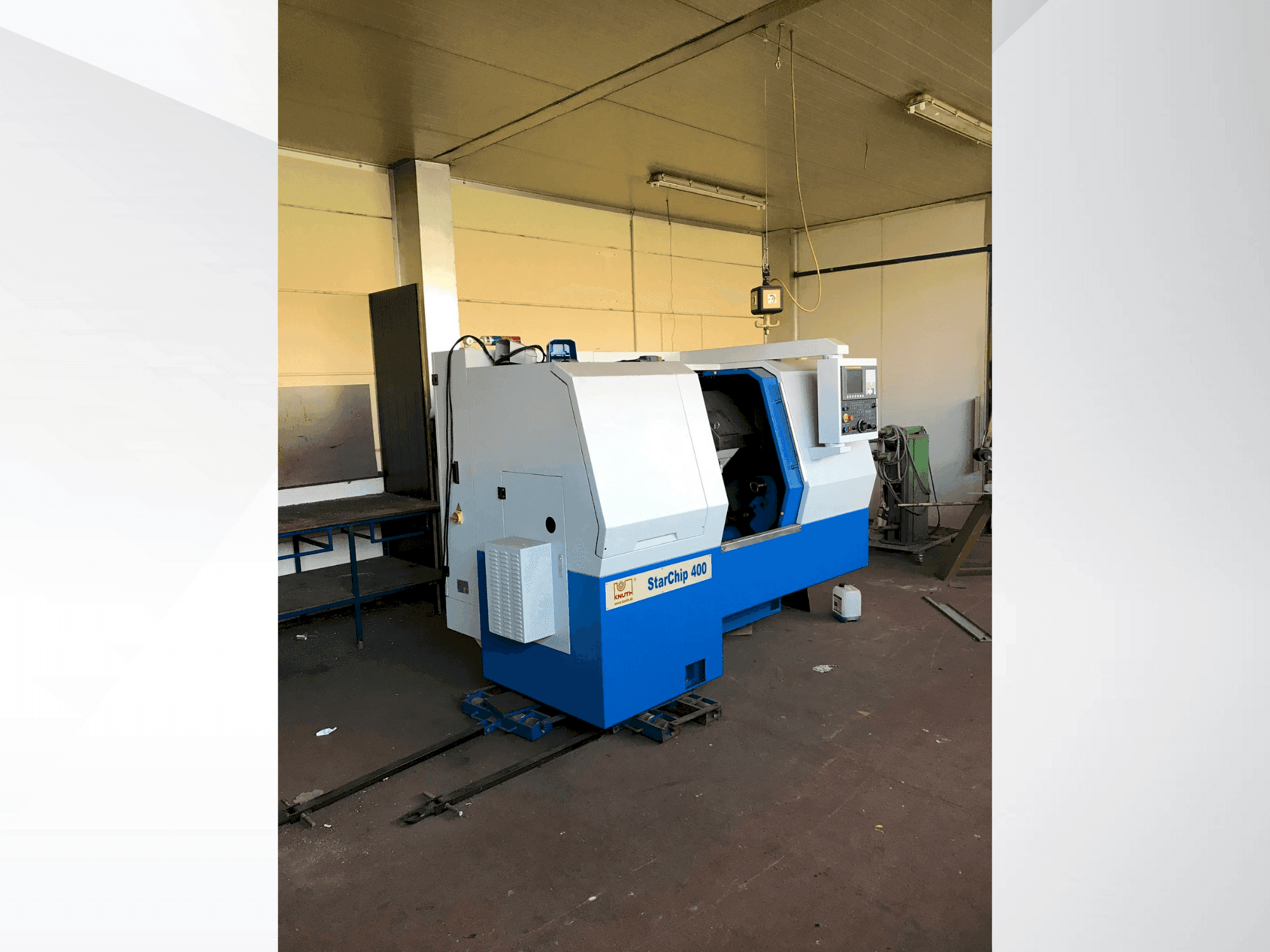 Koneen  KNUTH Starship 400 etunäkymä