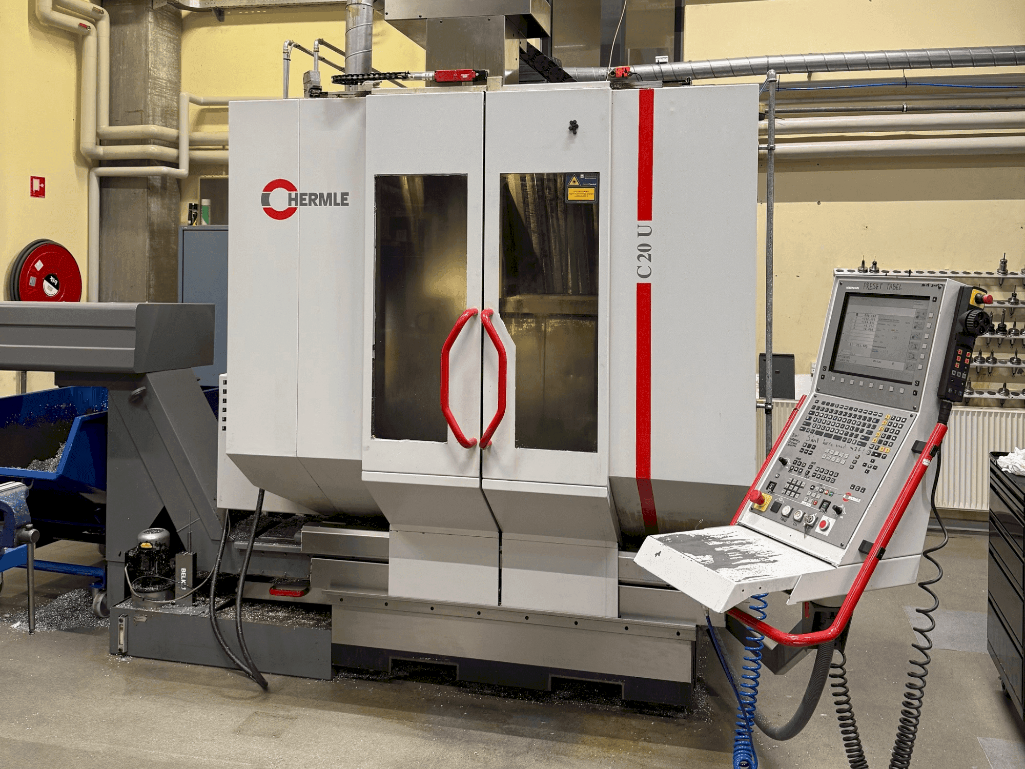 Koneen  HERMLE C 20 U etunäkymä