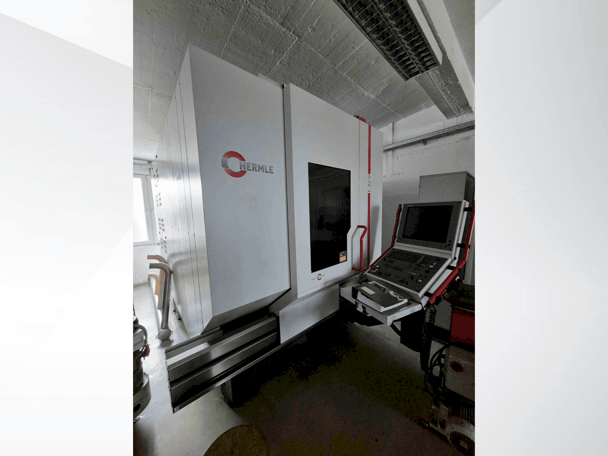 Koneen  HERMLE C22 V etunäkymä
