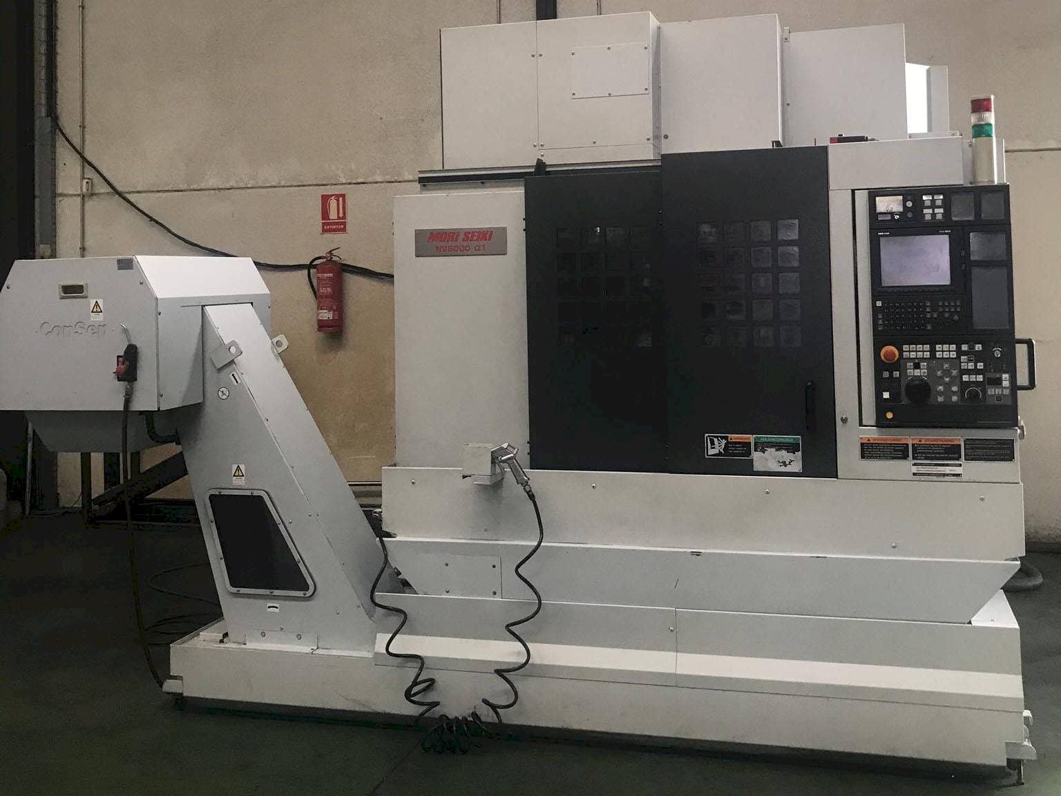 Koneen  MORI SEIKI NV5000 Alpha 1A/40 etunäkymä