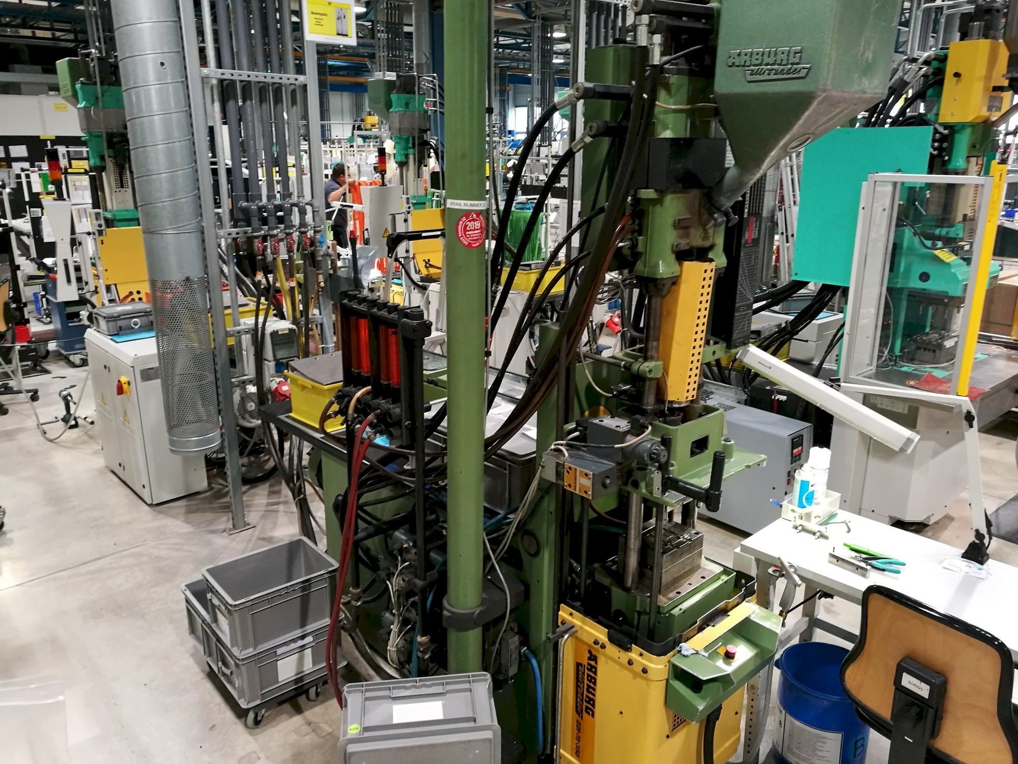 Koneen  Arburg 221-75-350 etunäkymä