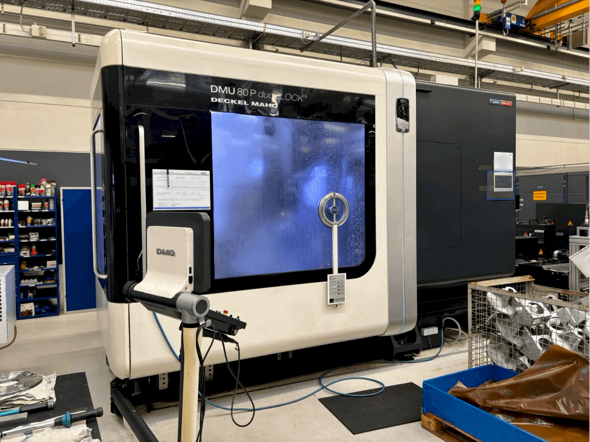 Koneen  DMG MORI 80 P Duoblock etunäkymä