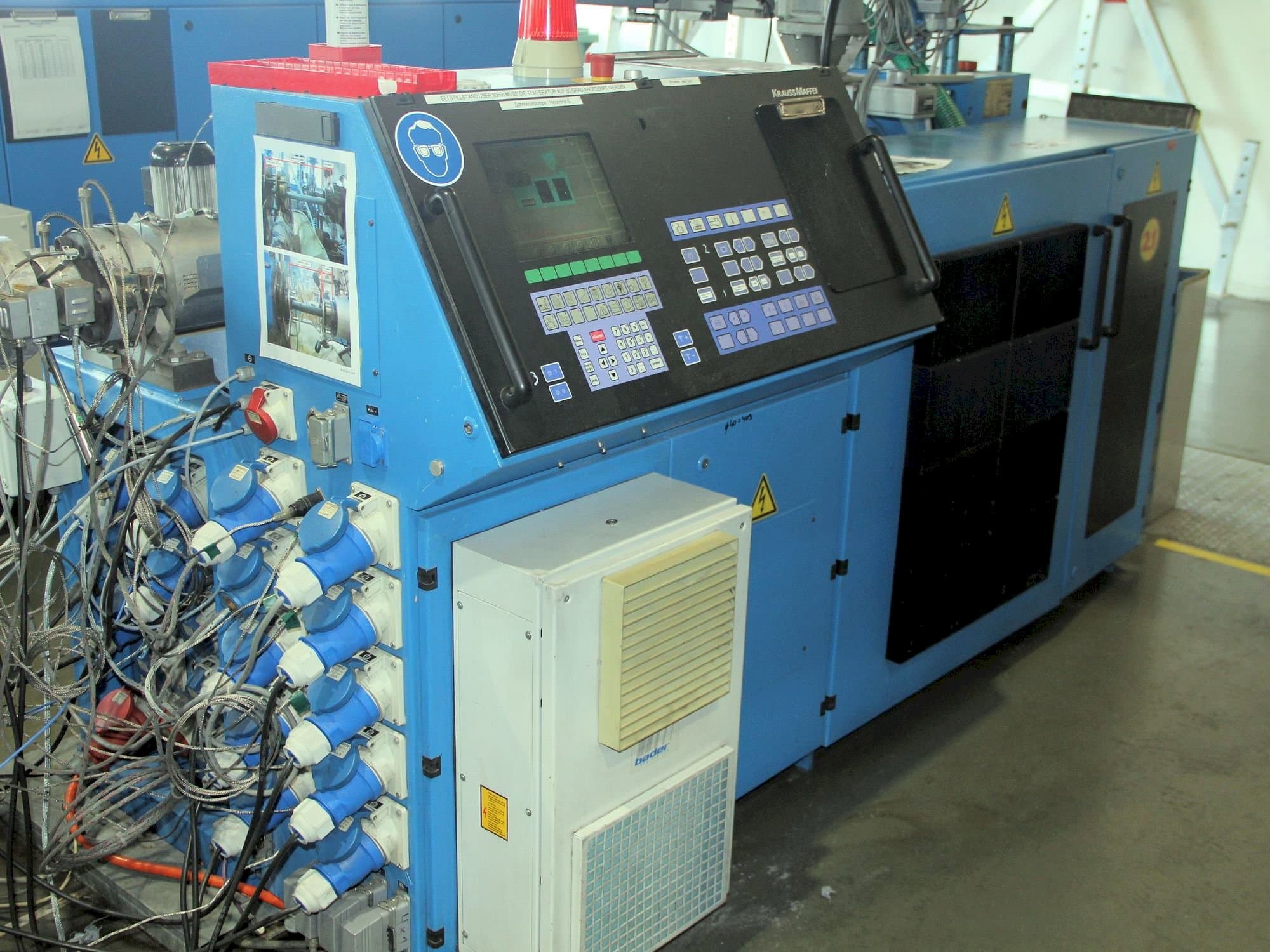 Koneen  Krauss Maffei KME 1-75-30 B etunäkymä