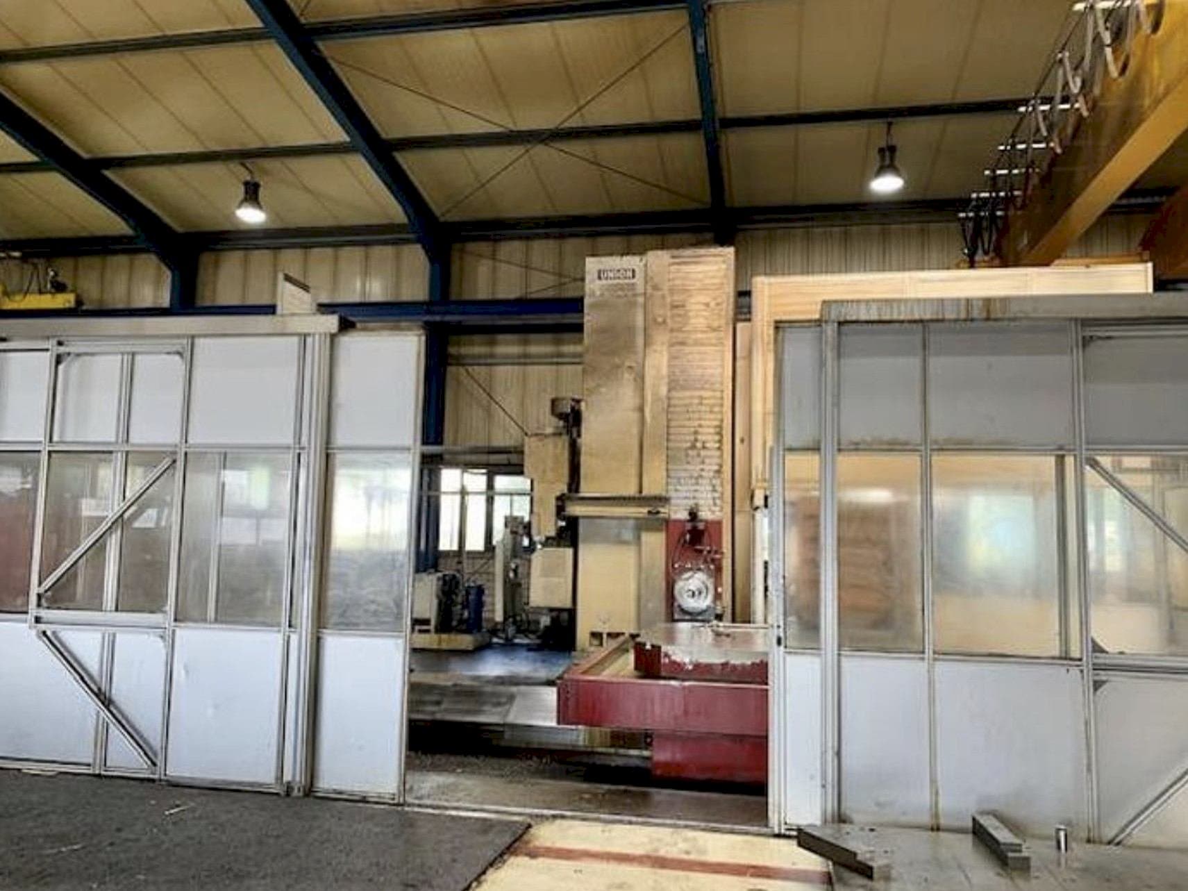 Koneen  UNION KC 150 etunäkymä