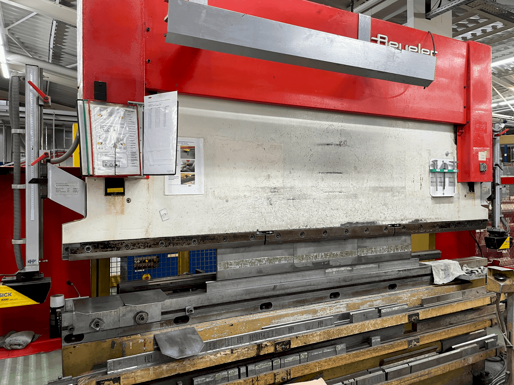 Koneen  BEYELER RT 125 x 3100 etunäkymä