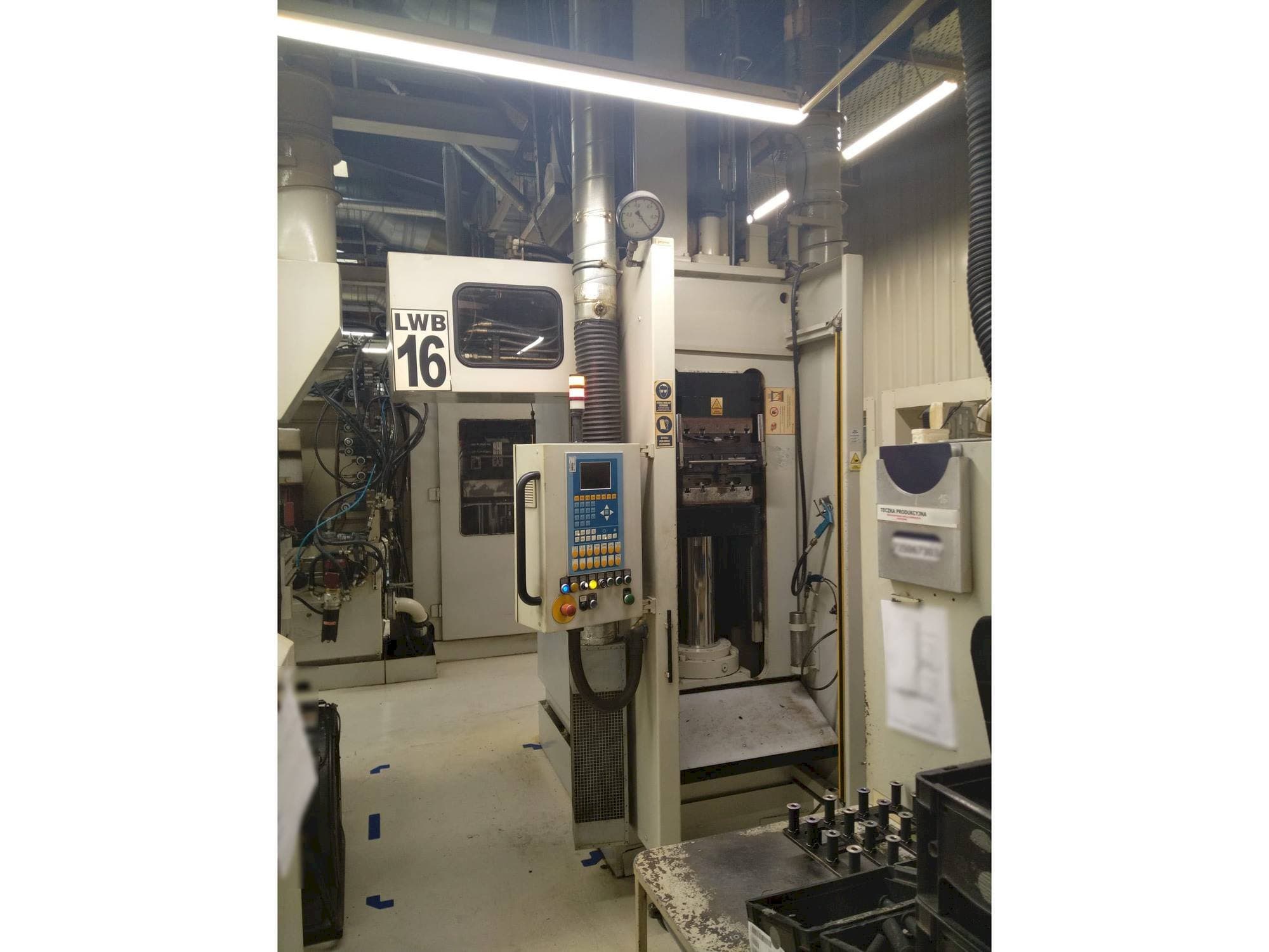 Koneen  LWB STEINL VRE 1100/1000 etunäkymä