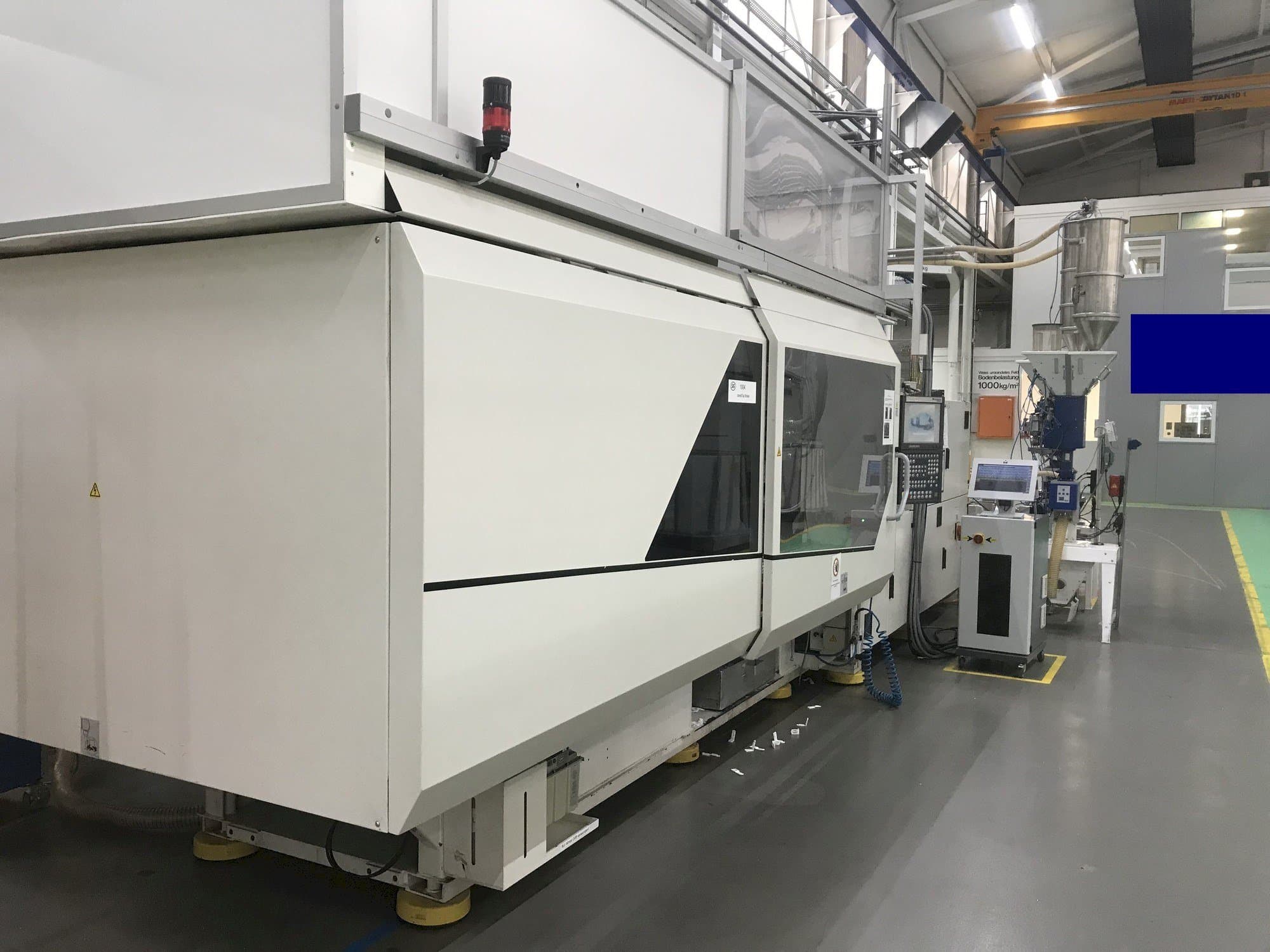 Koneen  DEMAG SP 350/820-2500 etunäkymä