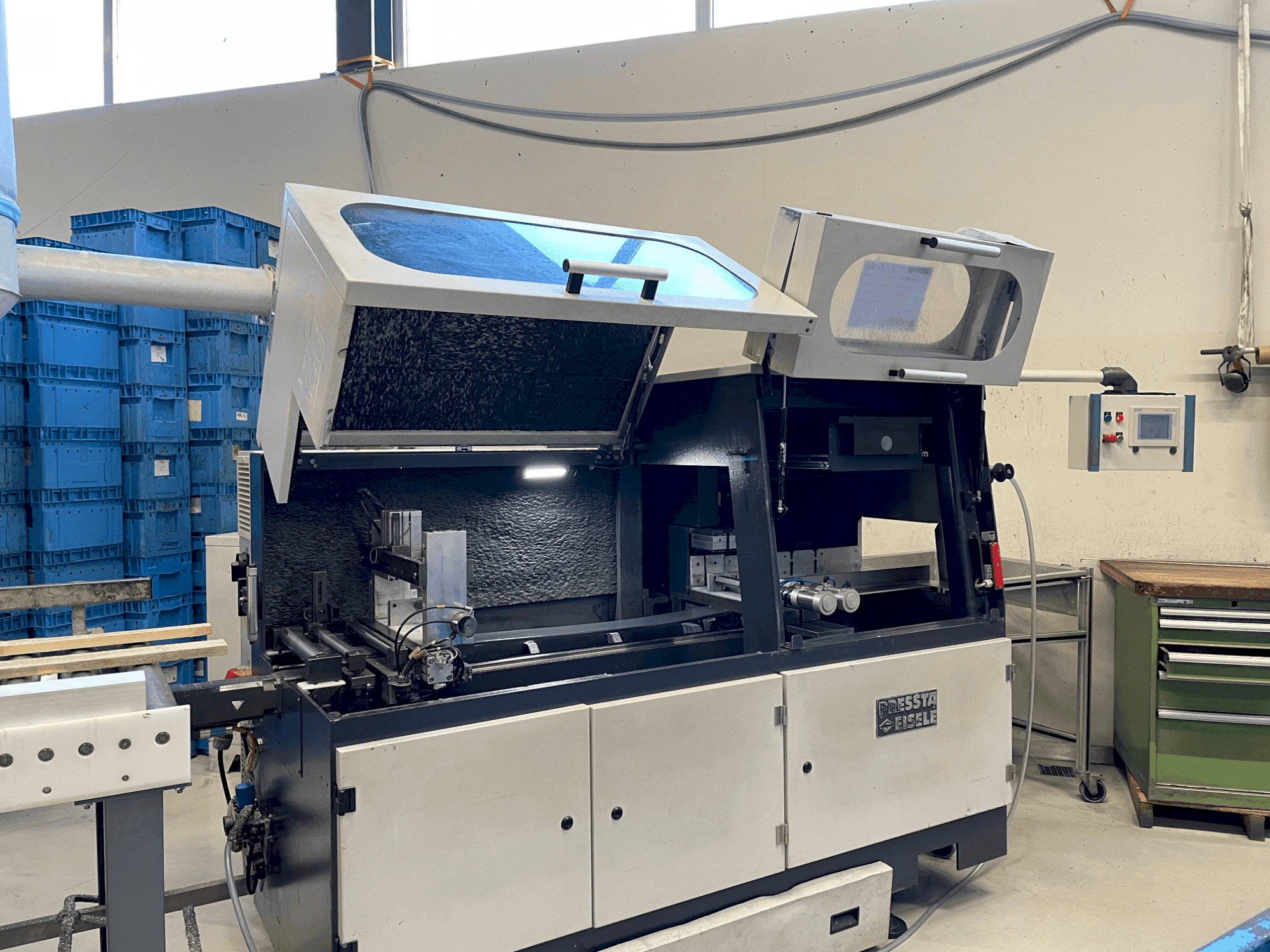 Koneen  Other 600 R etunäkymä