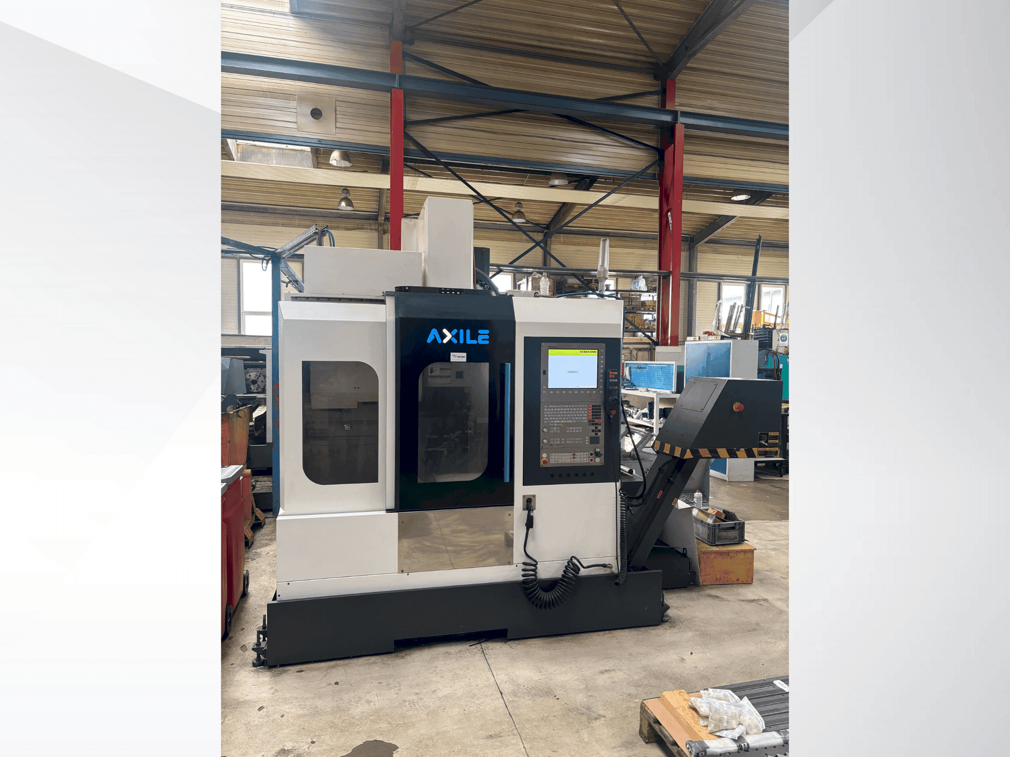 Koneen  AXILE V4 etunäkymä