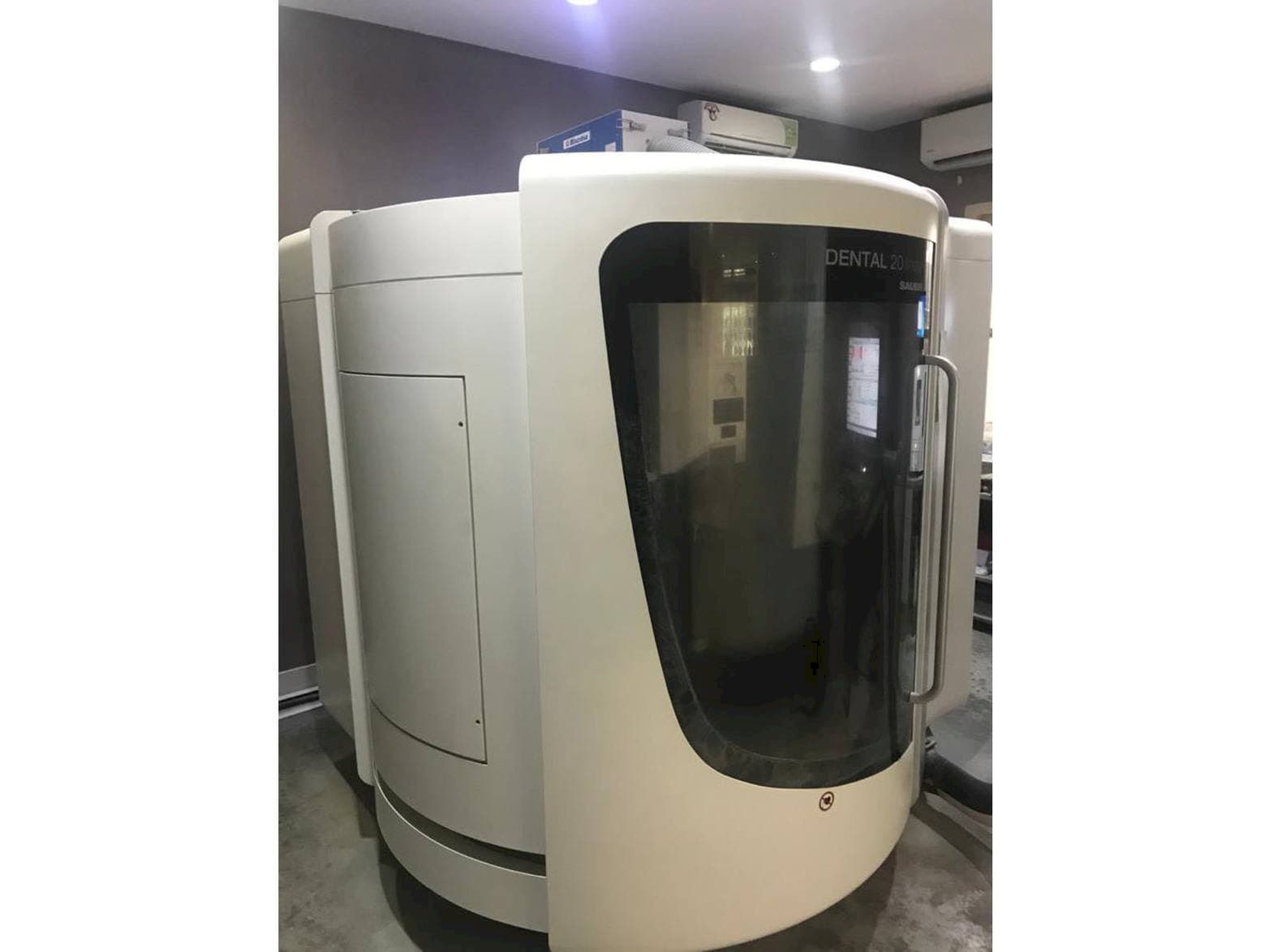 Koneen  DMG Mori Seiki HSC 20 Linear Dental Sauer etunäkymä