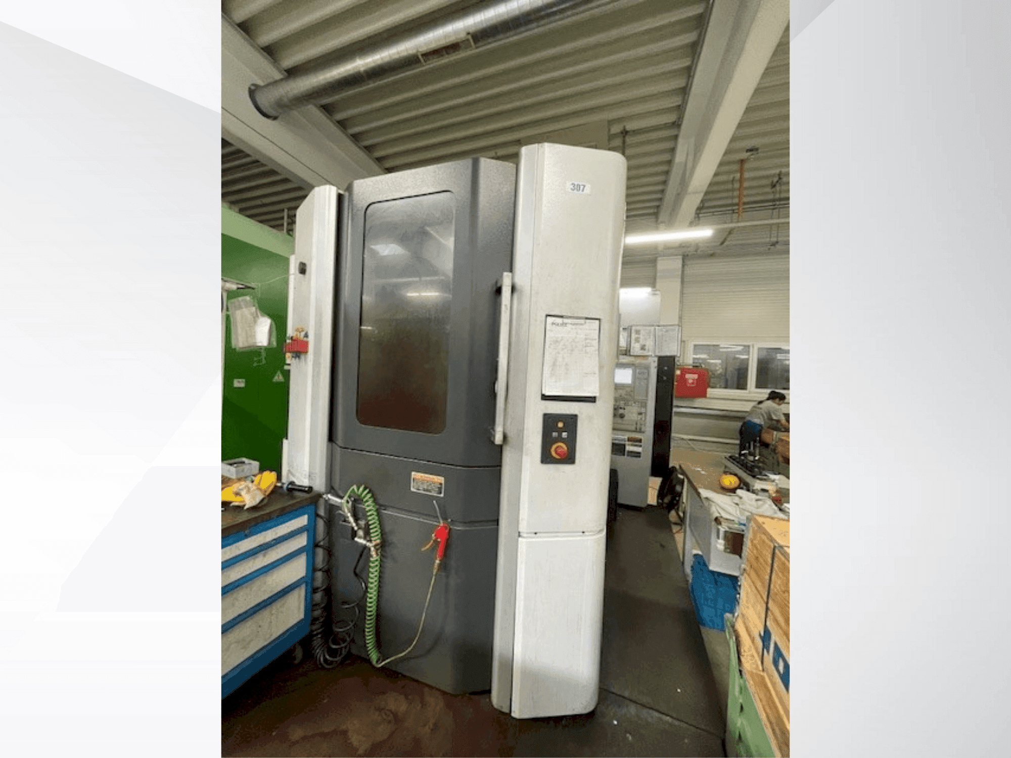 Koneen  MORI SEIKI NHX 5000 etunäkymä