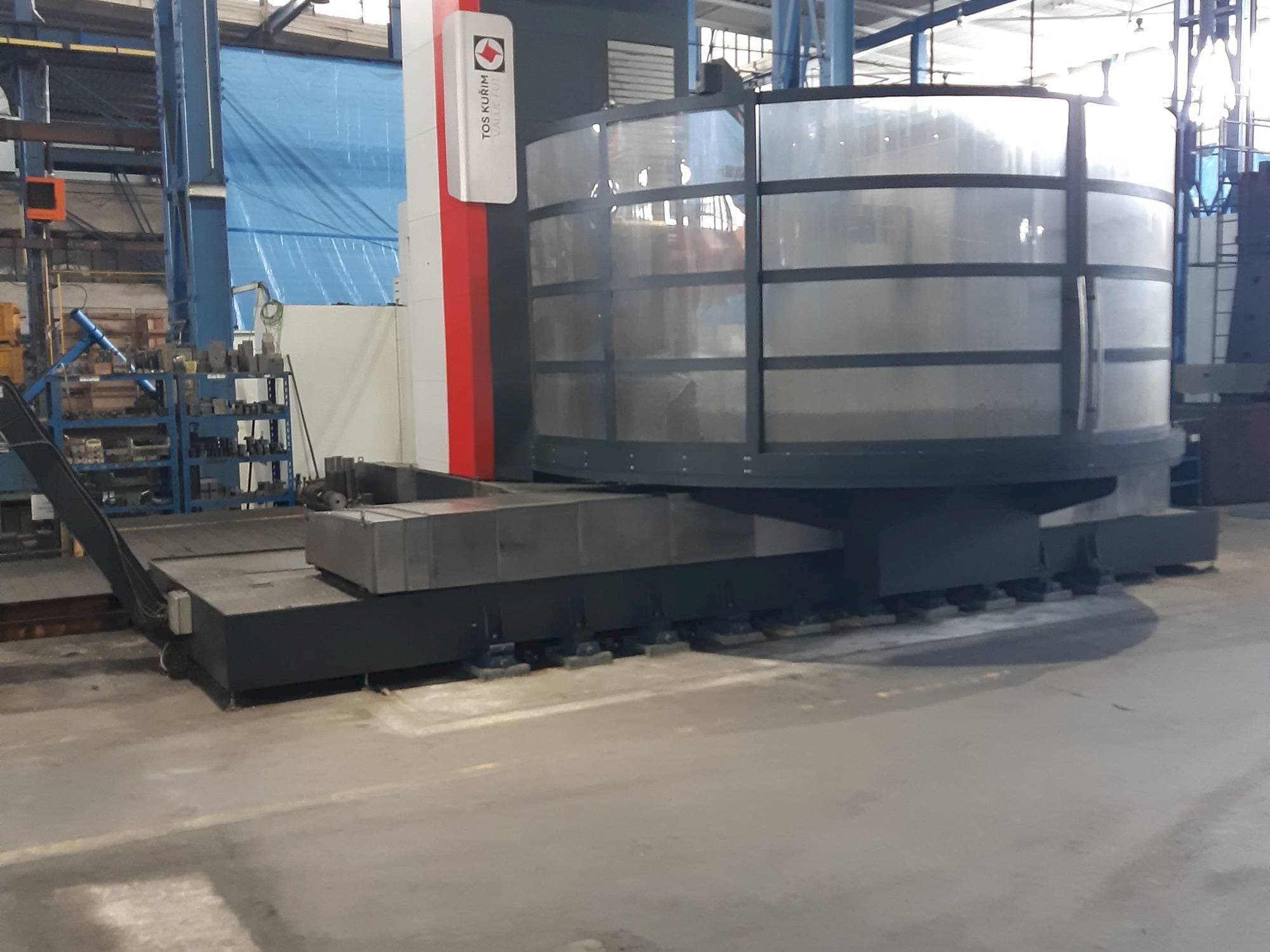 Koneen  TOS Kurim FUT 150 etunäkymä