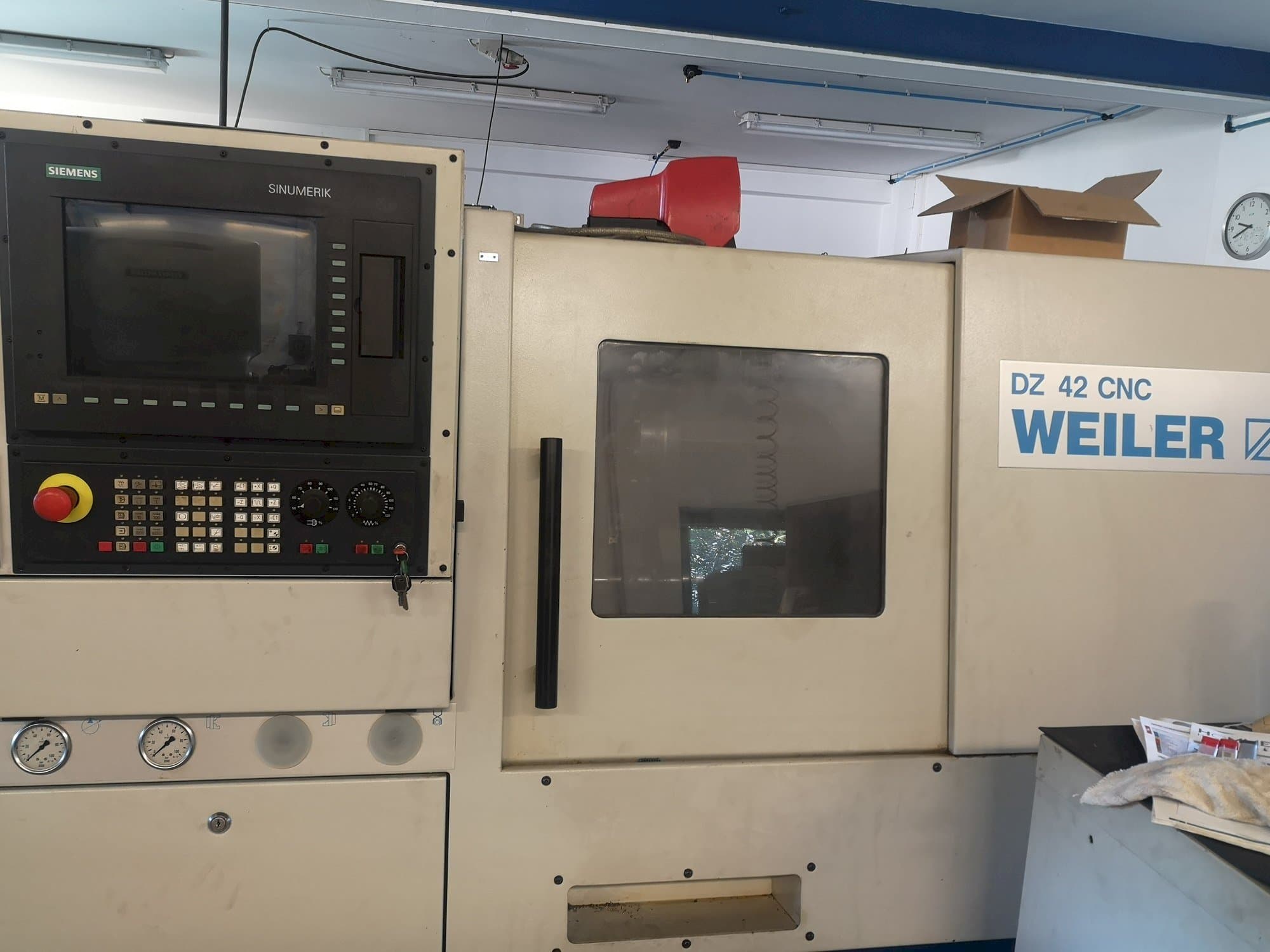 Koneen  Weiler DZ 42 etunäkymä