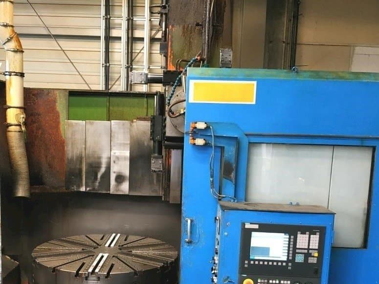 Koneen  Carnaghi AT 1400 etunäkymä