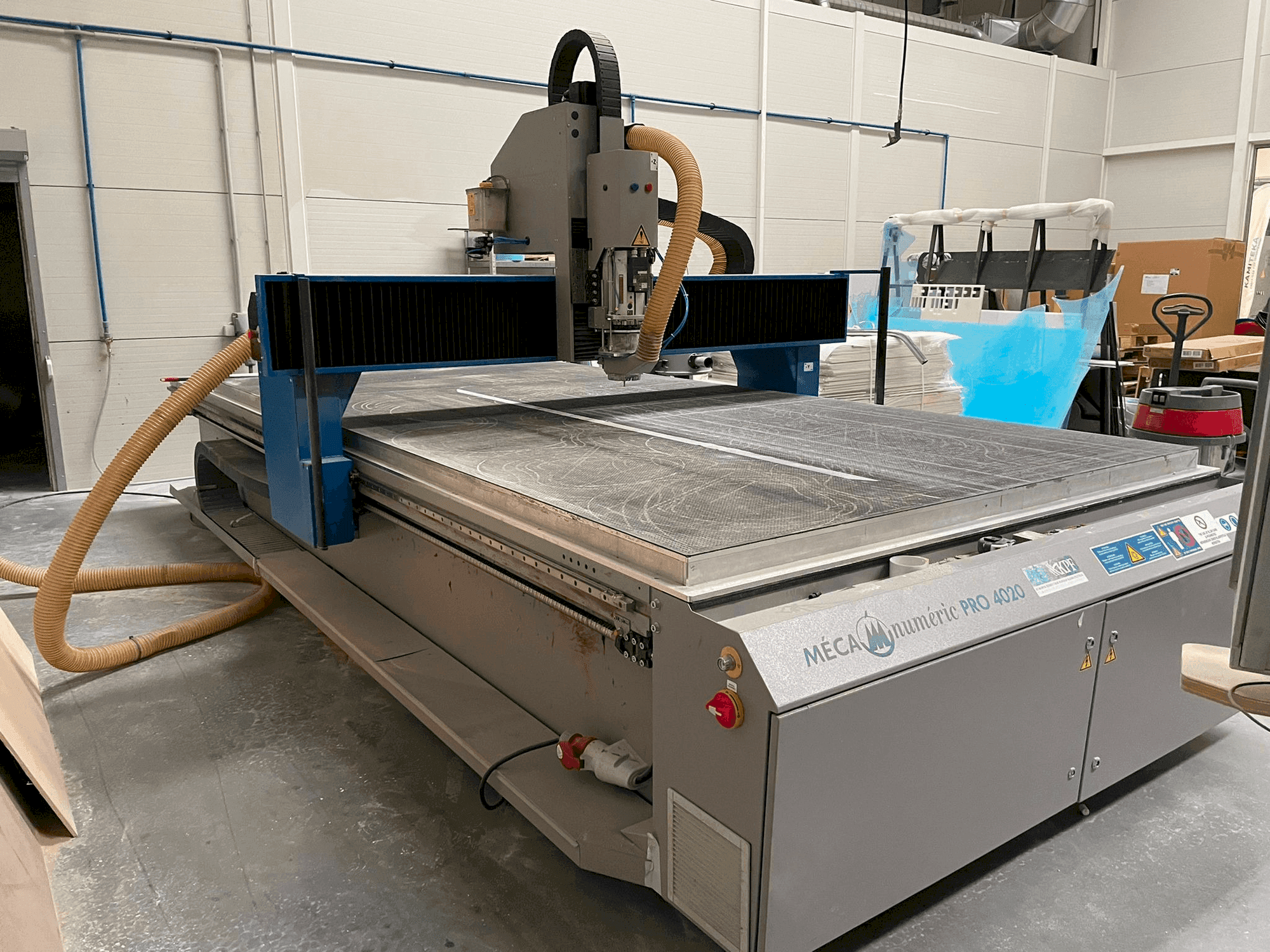 Koneen  MECANUMERIC PRO 4020 etunäkymä