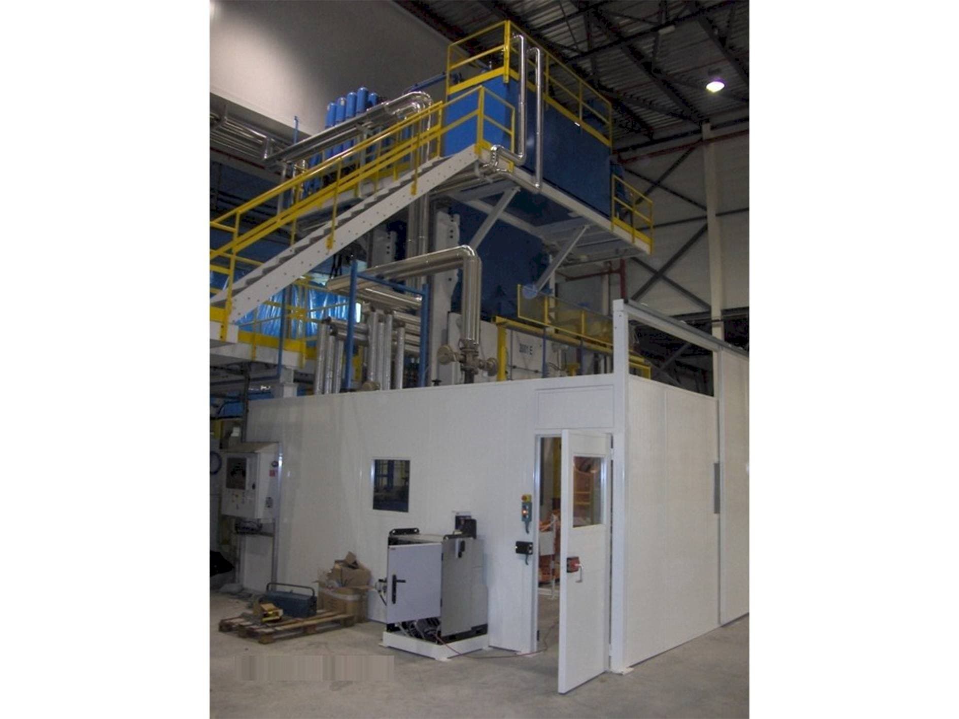 Koneen  Pinette 2000 Ton etunäkymä