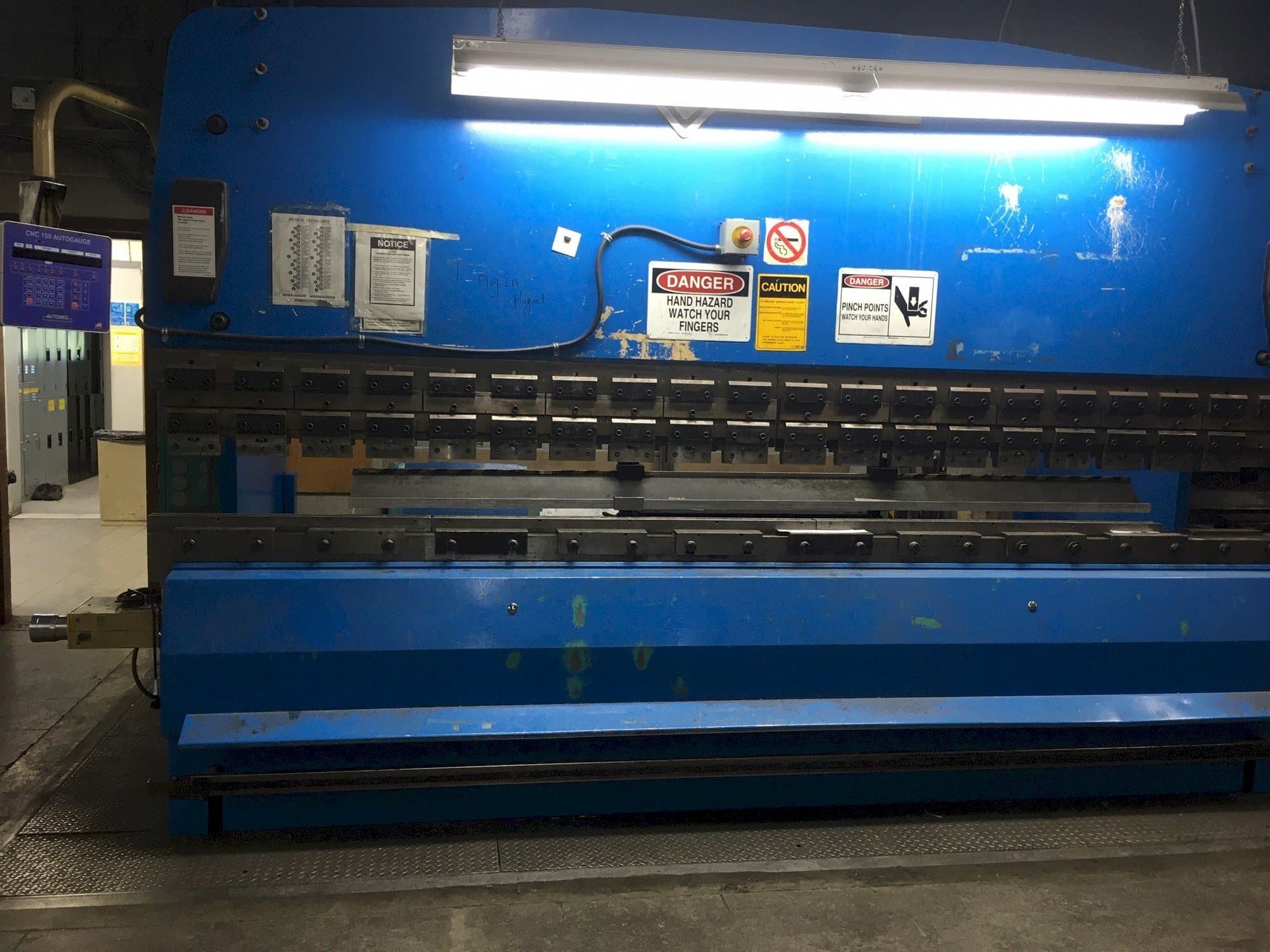 Koneen  PROMECAM 204 etunäkymä