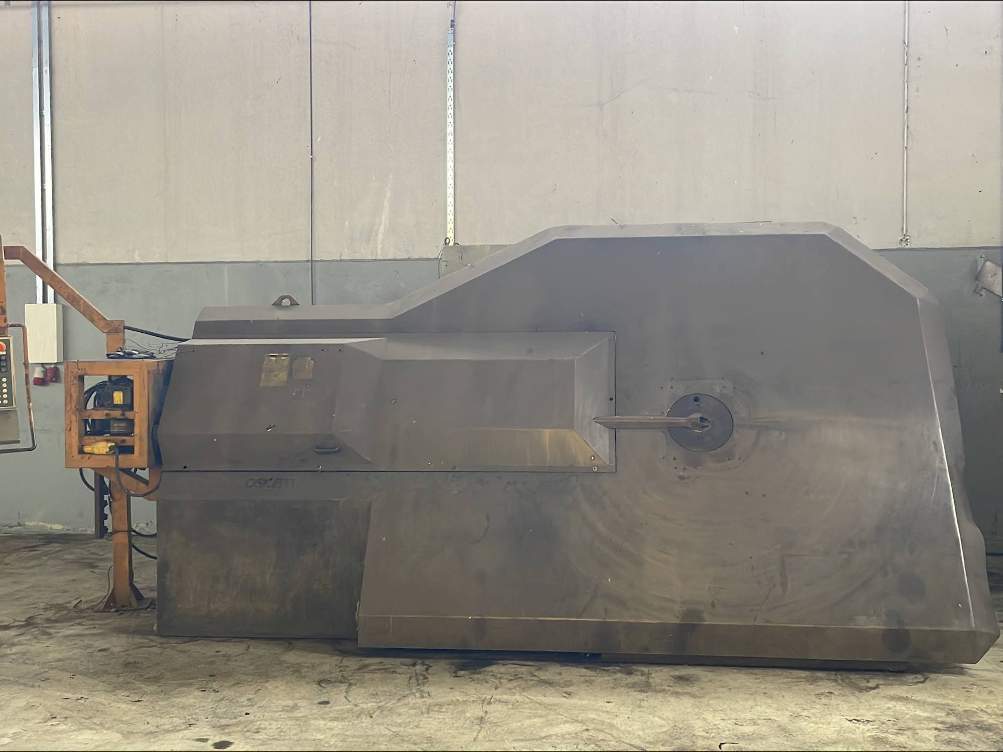 Koneen  OSCAM MULTIBEND 16 etunäkymä