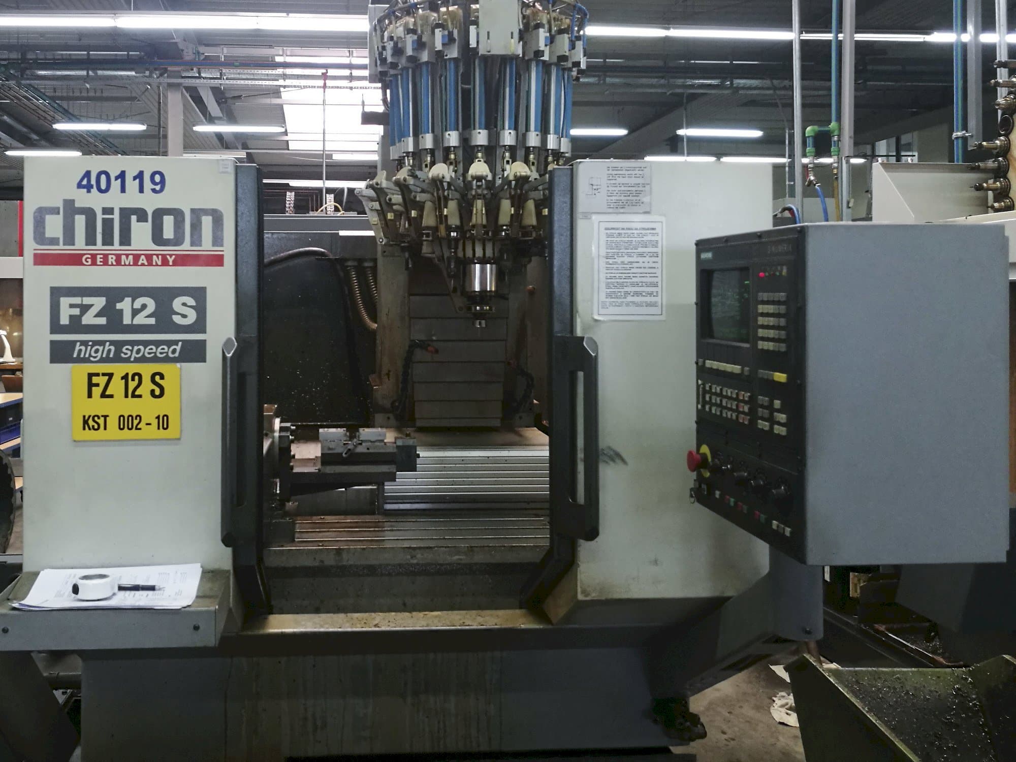 Koneen  CHIRON FZ 12 S etunäkymä