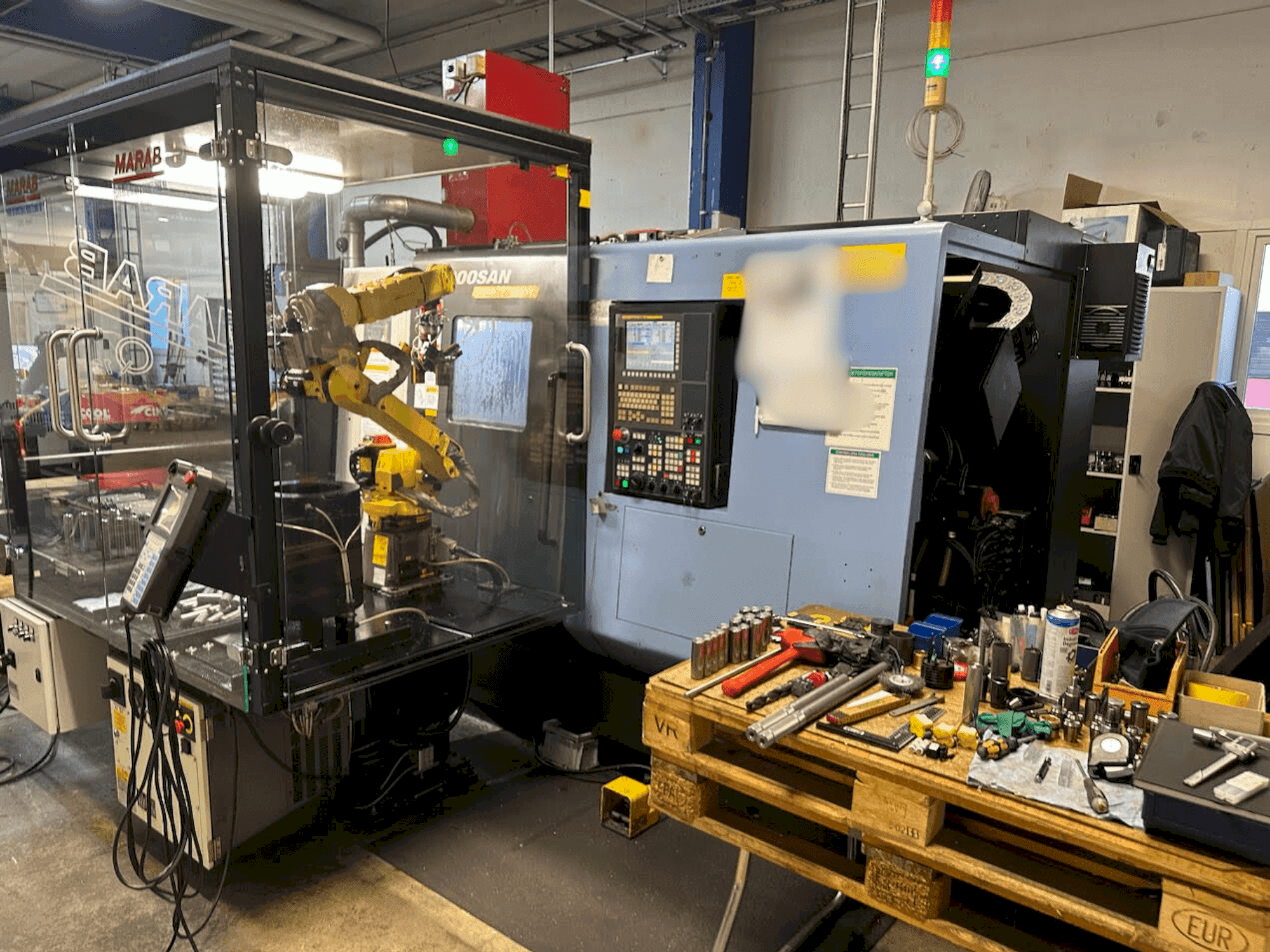 Koneen  DOOSAN PUMA TT 1800 SY etunäkymä