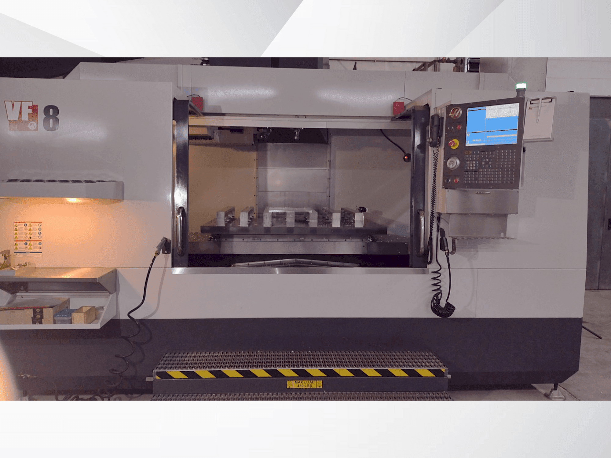 Koneen  HAAS VF-8/40 etunäkymä