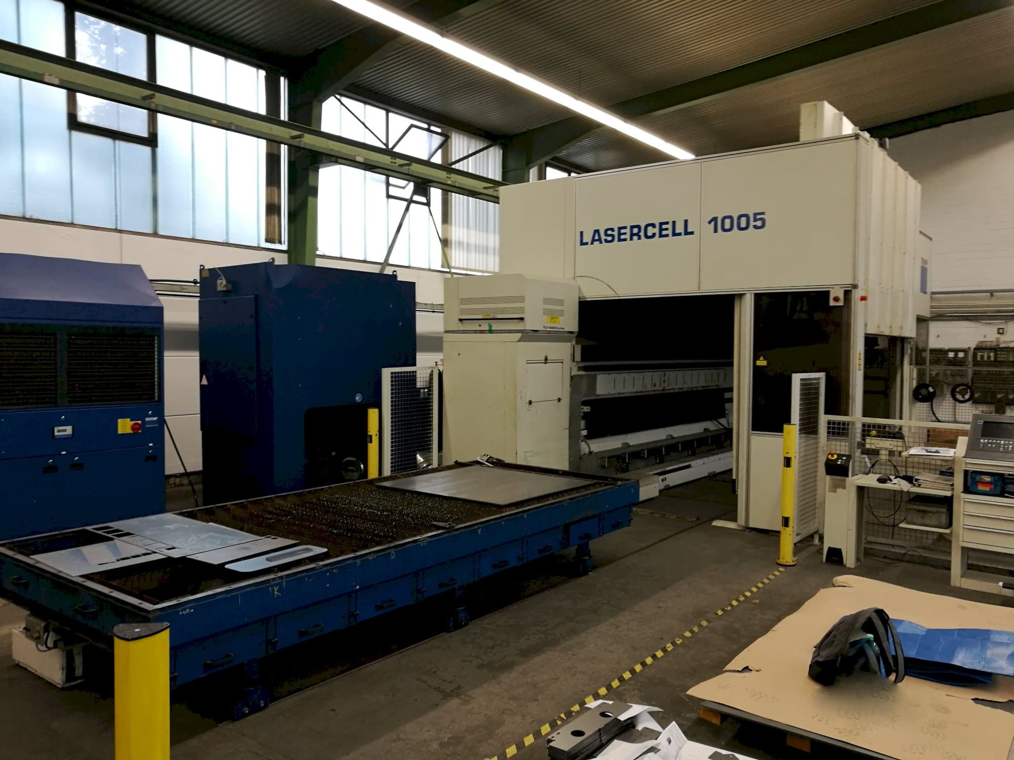 Koneen  Trumpf vasen näkymä Lasercell TLC 1005