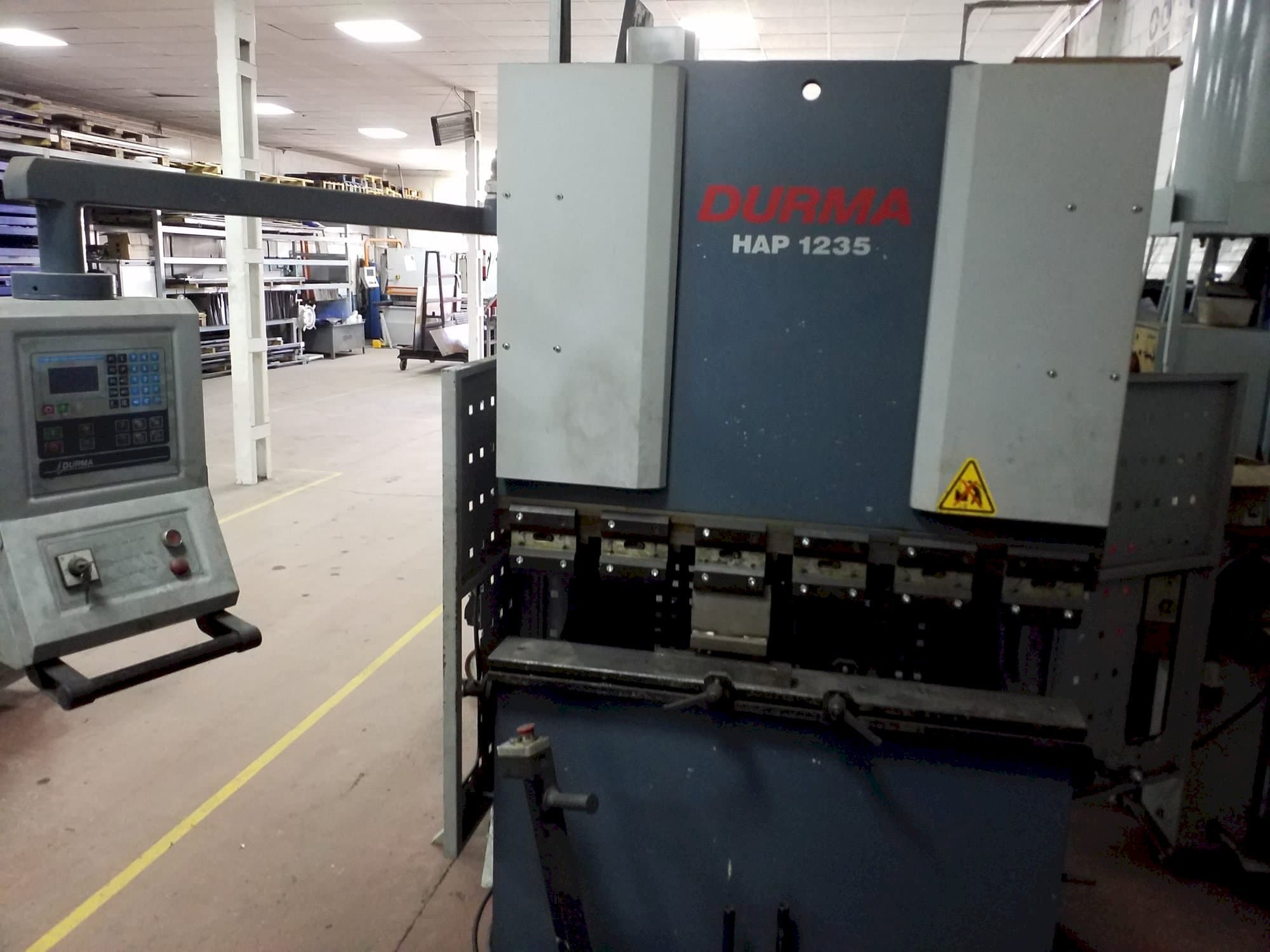 Koneen  Durma HAP-1235 etunäkymä
