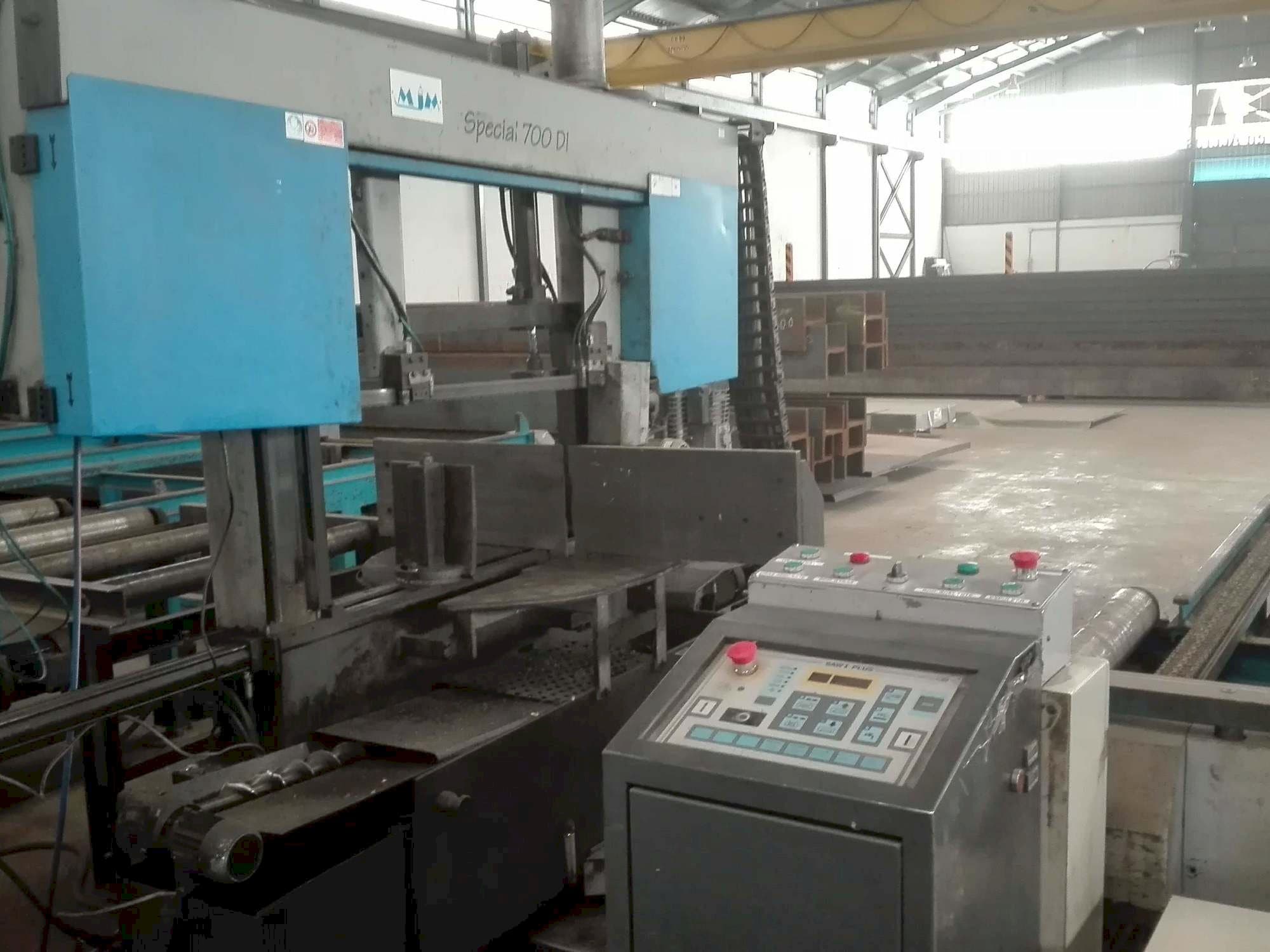 Koneen  Macc Special 700 DI etunäkymä