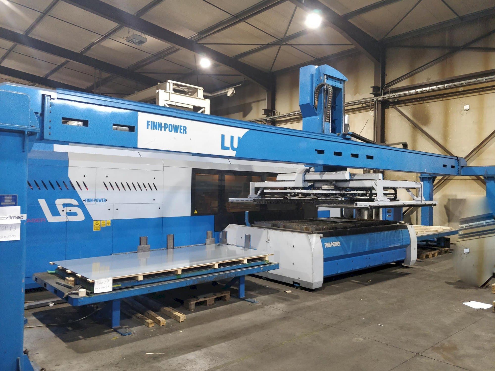 Koneen  Finn-Power L6 etunäkymä