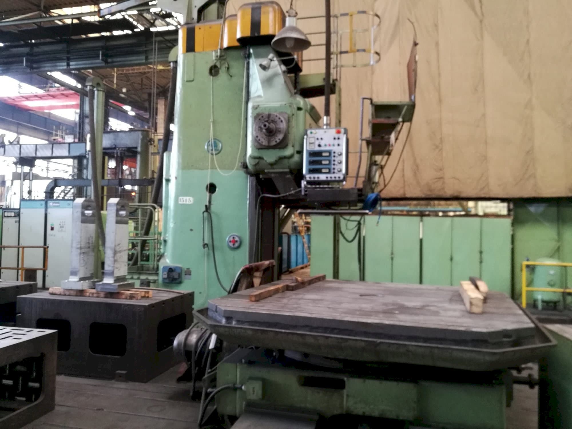 Koneen  SKODA WD 160 etunäkymä