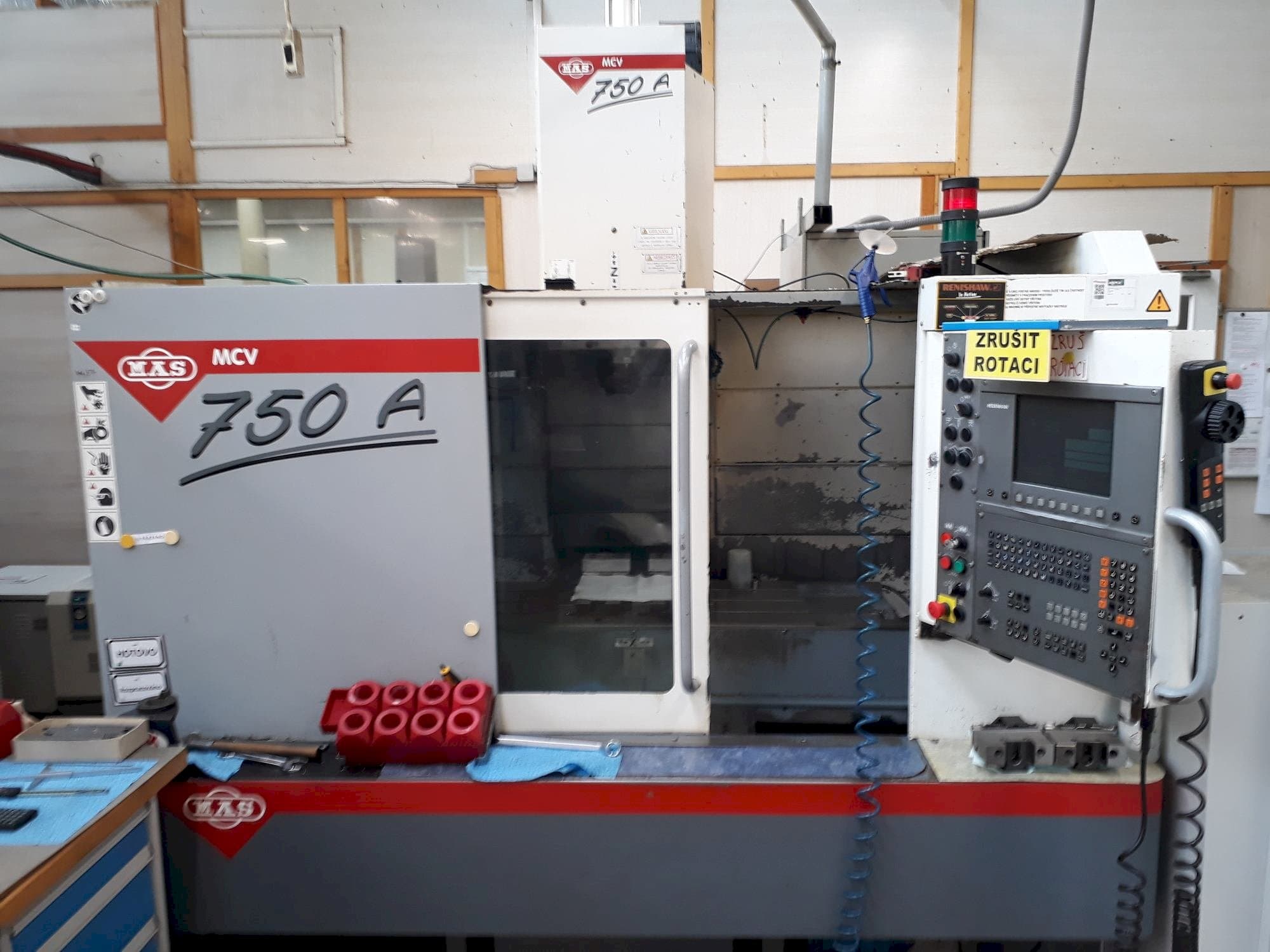 Koneen  KOVOSVIT MAS MCV 750A etunäkymä