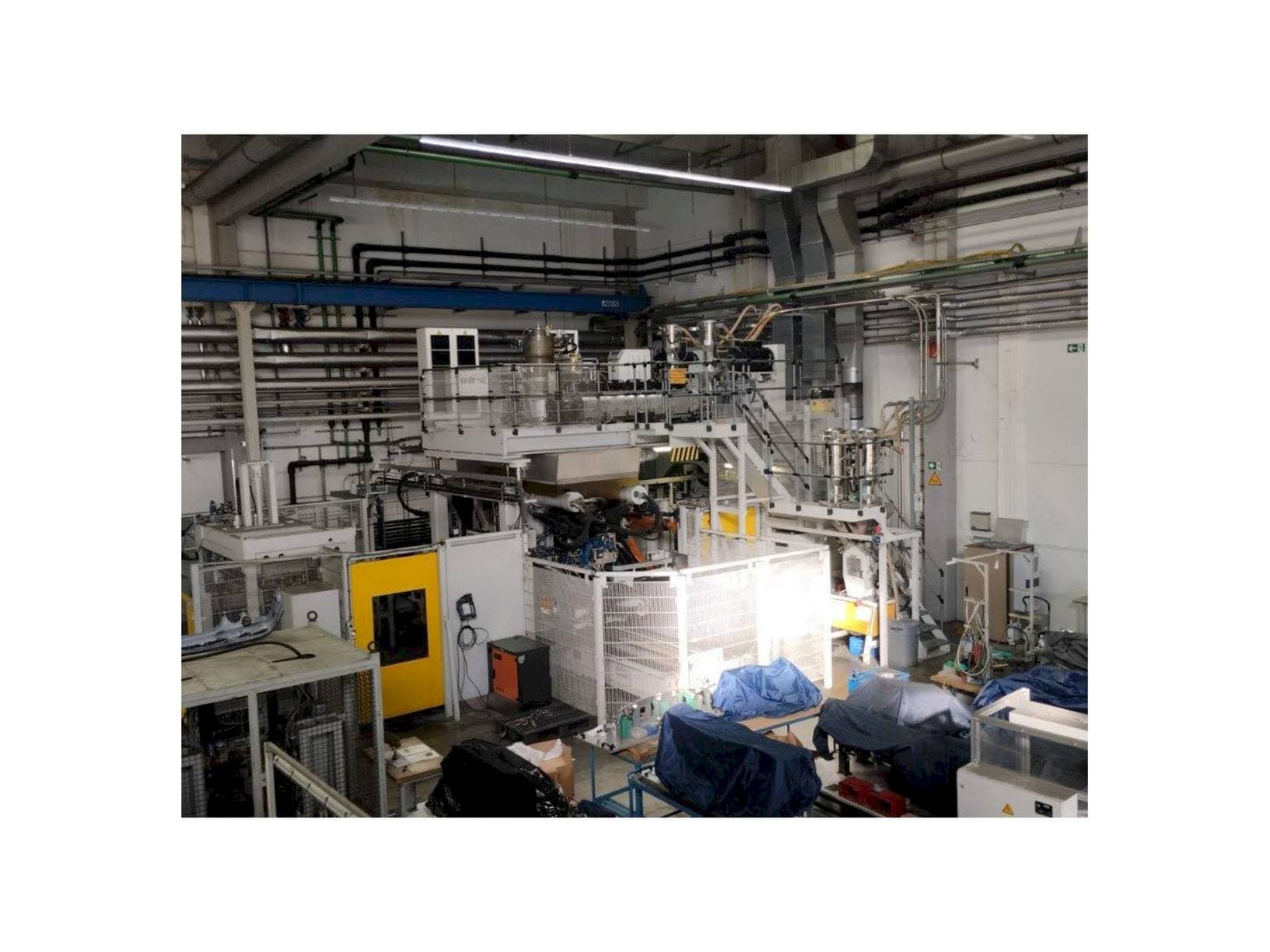 Koneen  EXTRAPLAST 140to etunäkymä