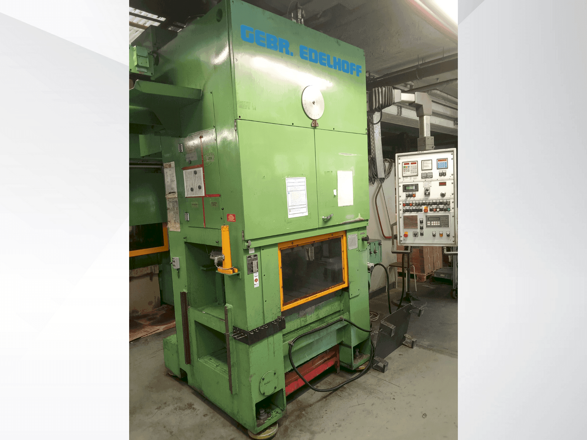 Koneen  EDELHOFF DARR 1/80 etunäkymä