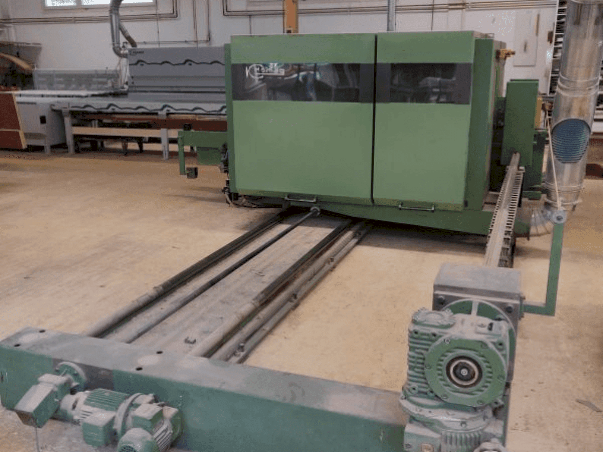 Koneen  HOMAG WEINMANN FLO 23 etunäkymä