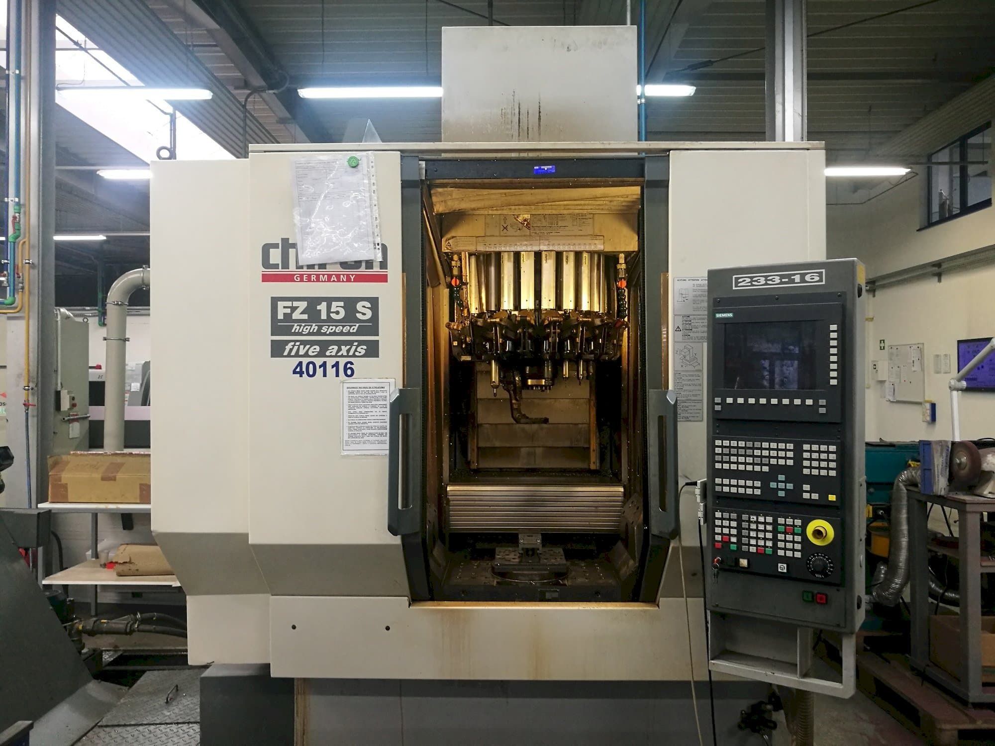 Koneen  CHIRON FZ15S etunäkymä