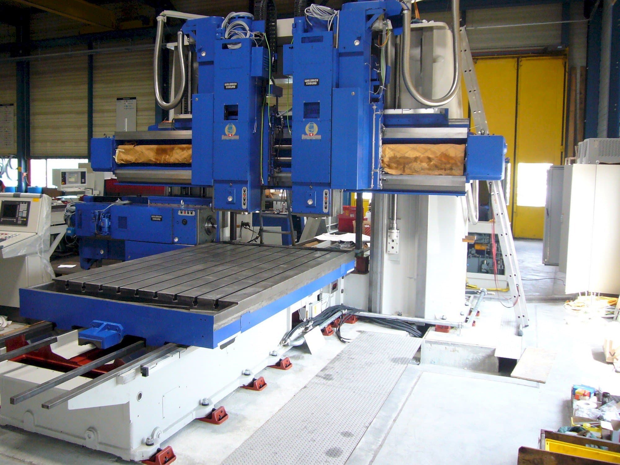 Koneen  Waldrich Coburg etunäkymä