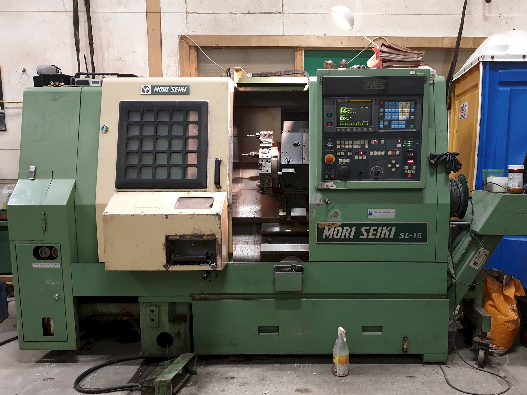 Koneen  MORI SEIKI etunäkymä SL-15