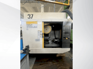 Koneen  FANUC Robodrill Alpha-D21LiB5 etunäkymä