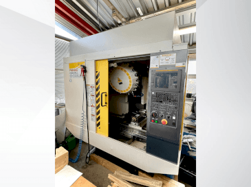 Koneen  FANUC ROBODRILL α-D21LiB5 etunäkymä